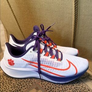 Nike Women's White and Orange Athletic Shoes